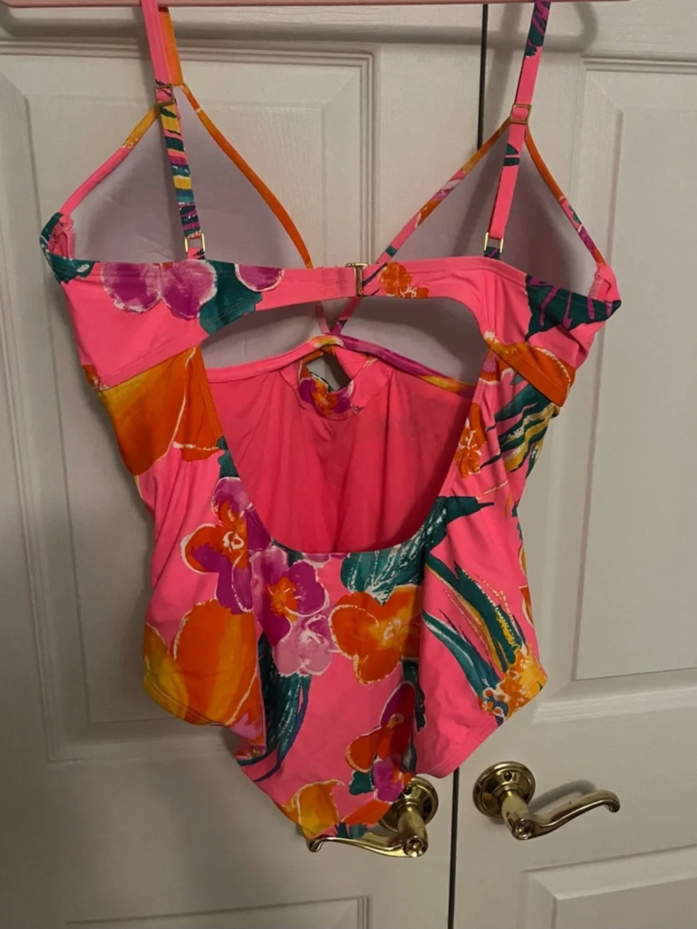 La Blanca Isla Del Sol Floral Twist-Front One-Piece Swimsuit,  Size 14. - Picture 6 of 9